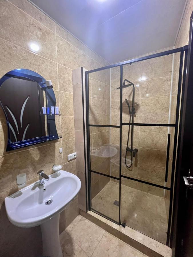 Luxure Apartments バトゥーミ エクステリア 写真